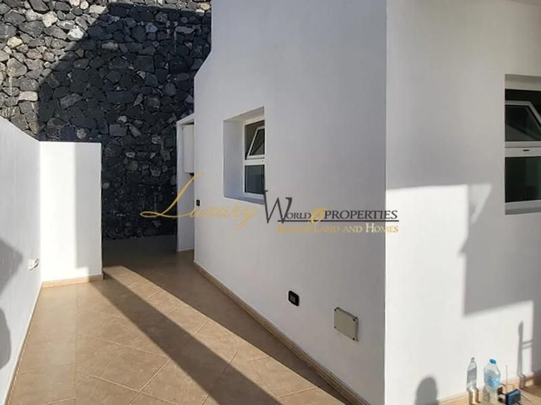 Villa for Sale in Costa Adeje, Tenerife, España 38