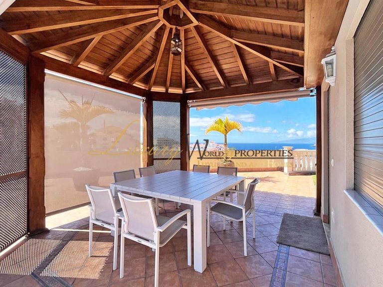 Villa for Sale in Playa De La Arena, Tenerife, España 5
