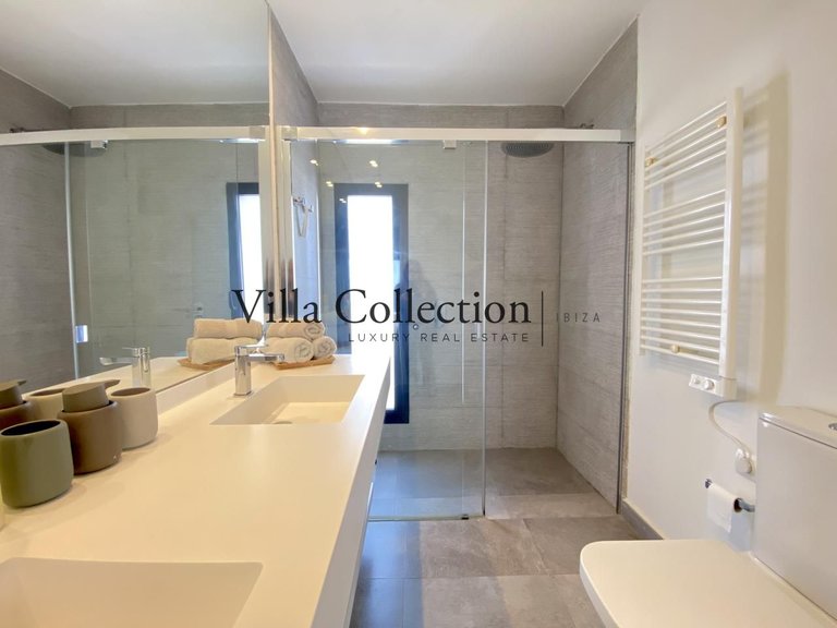 Villa for Rent in Santa Eulalia Del Rio, Islas Balerares 29
