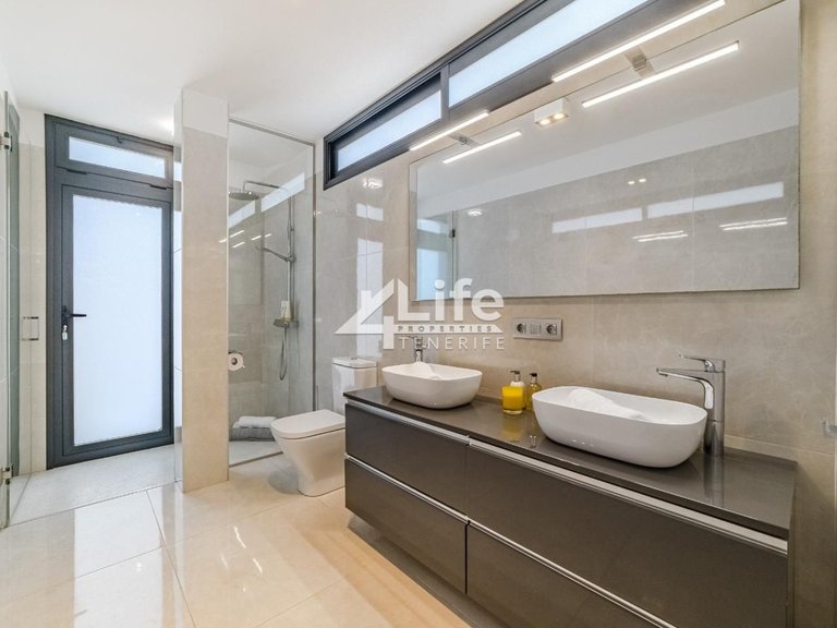 Villa for Sale in Costa Adeje, Adeje 7