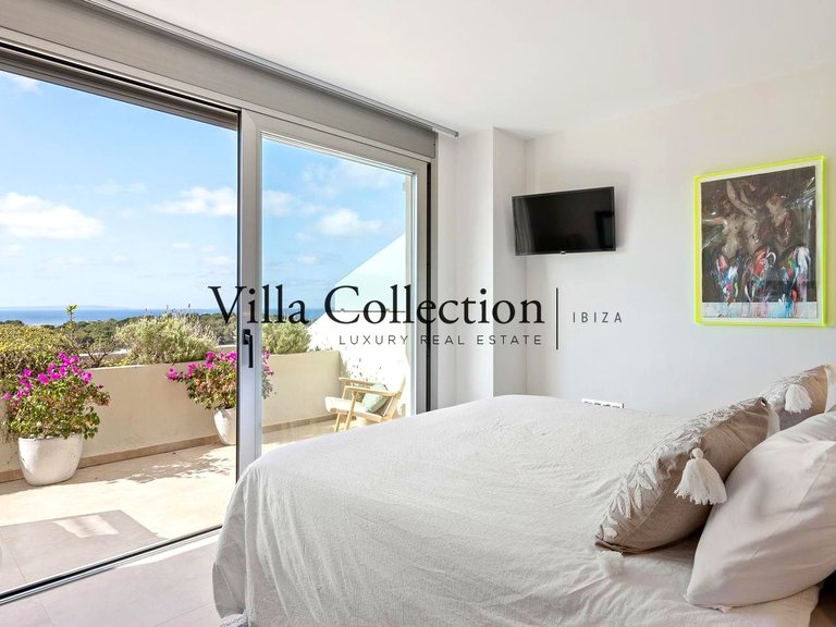 Villa for Weekly Rent in Cap Martinet, Balearic Islands 19