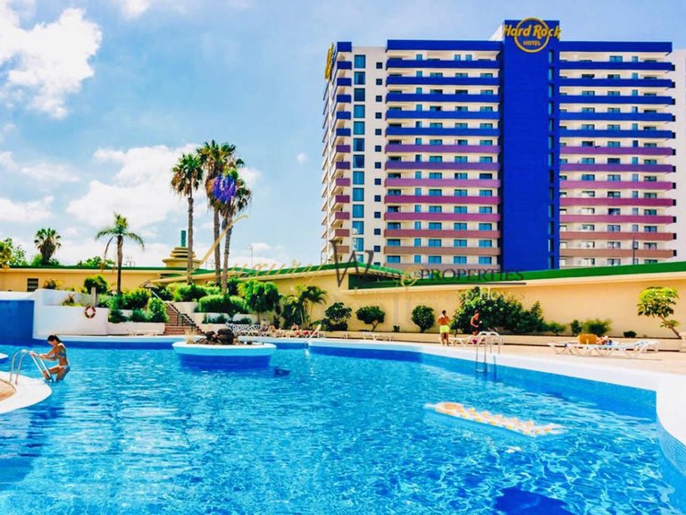 Apartment for Sale in Playa Paraiso, Tenerife, España 1