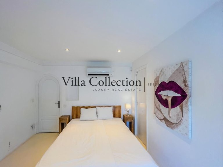 Villa for Sale in Santa Eulalia Del Rio, Balearic Islands 19