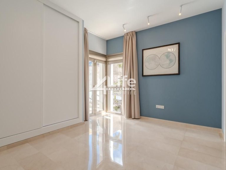 Villa for Sale in Costa Adeje, Adeje 39