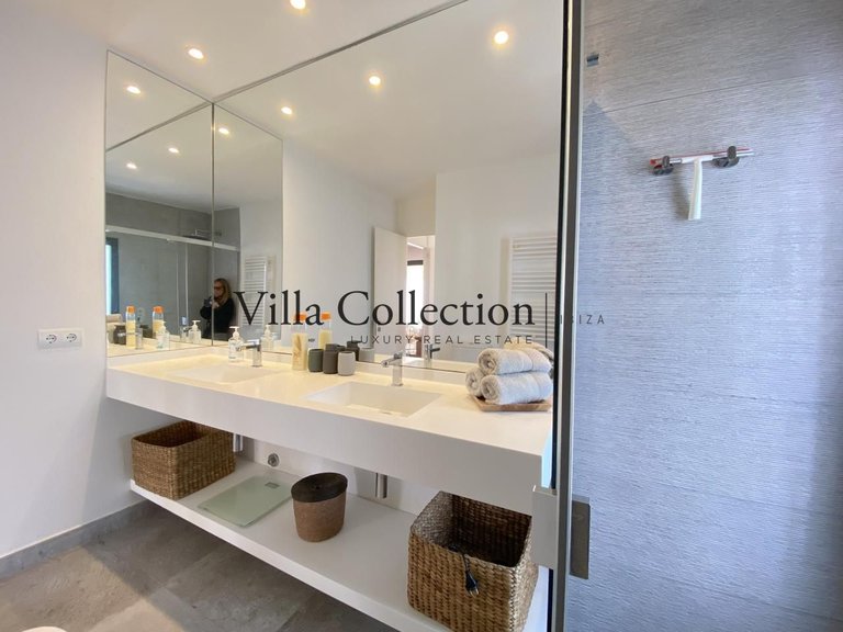 Villa for Rent in Santa Eulalia Del Rio, Islas Balerares 30