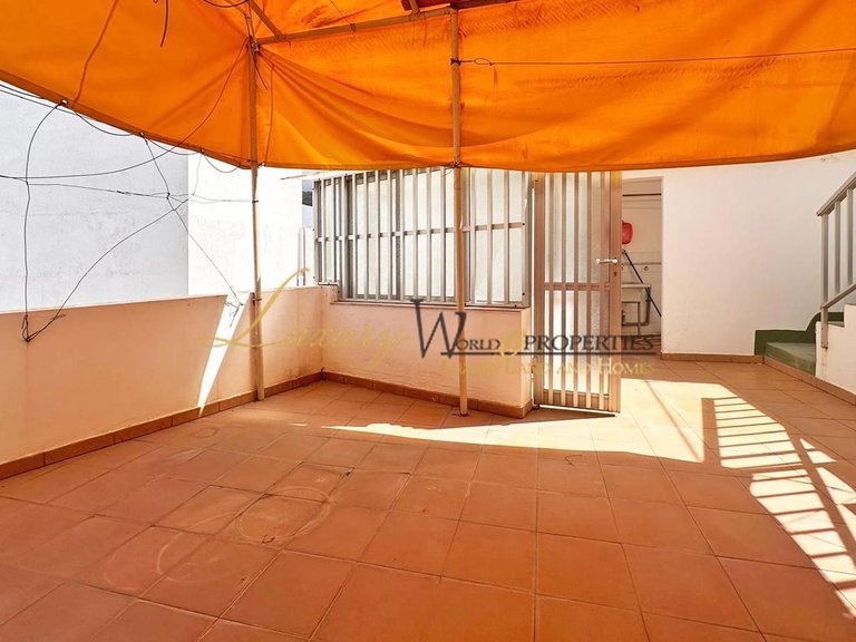 Villa for Sale in Guia De Isora, Tenerife, España 28