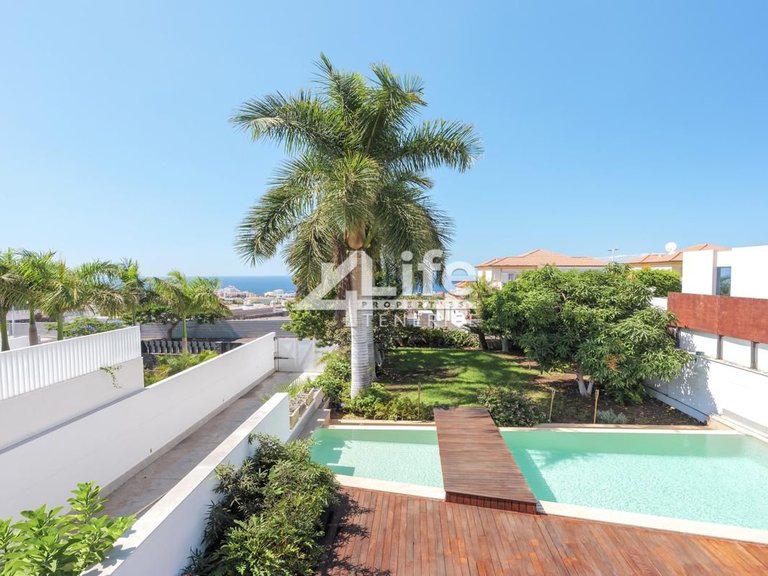 Villa for Sale in Costa Adeje, Adeje 19