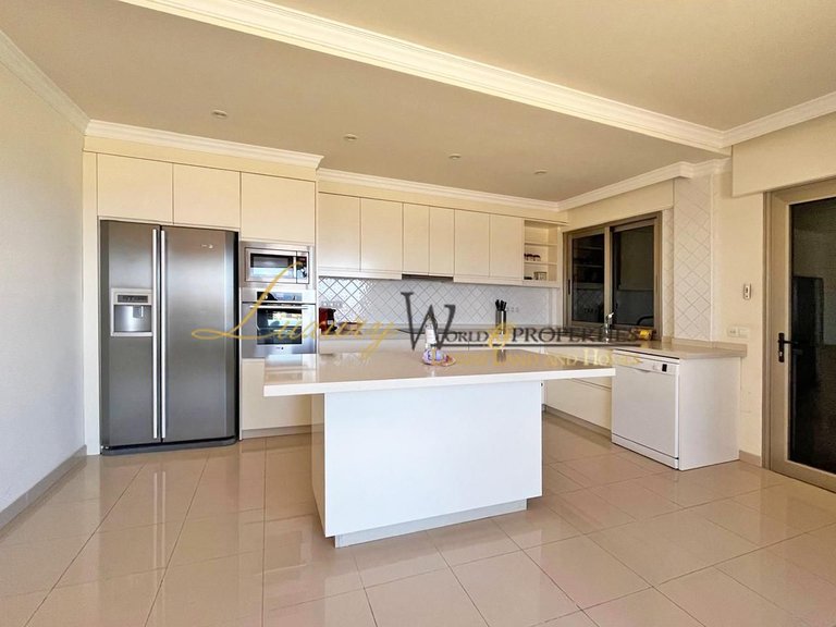 Villa for Sale in Playa De La Arena, Tenerife, España 12