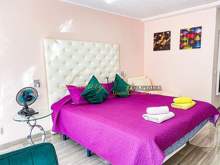 Apartment for Sale in Playa De Las Americas, Tenerife, España 5