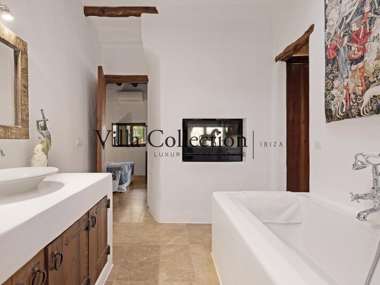 Villa for Sale in Sant Josep De Sa Talaia, Balearic Islands 27