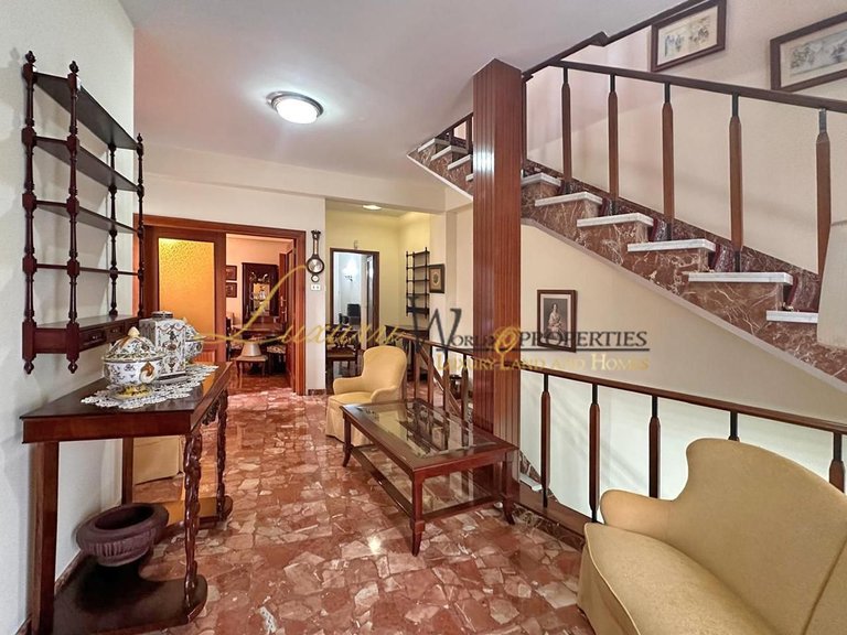 Villa for Sale in Guia De Isora, Tenerife, España 4