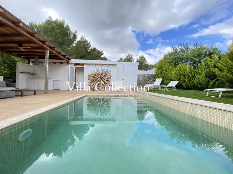 Villa for Sale in Sant Josep, Balearic Islands 1