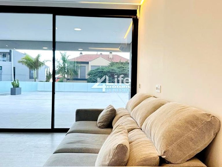 Villa for Sale in Costa Adeje, Adeje 7