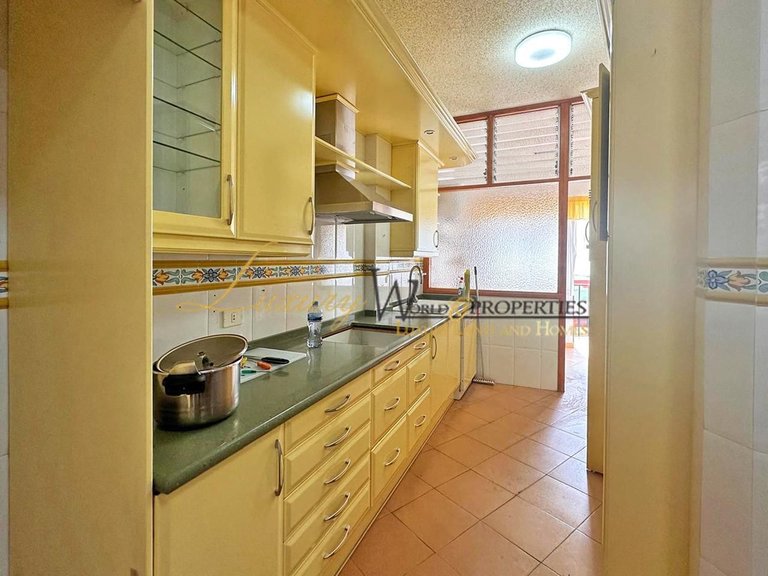 Villa for Sale in Guia De Isora, Tenerife, España 12
