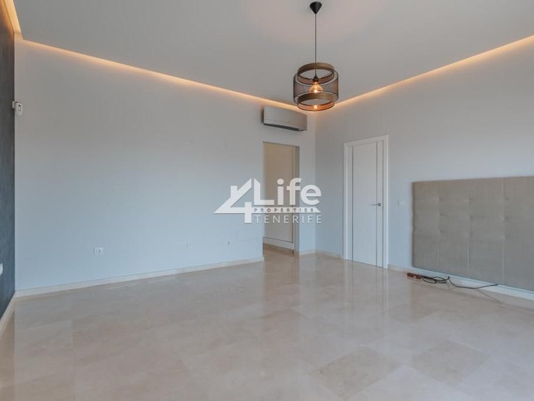 Villa for Sale in Costa Adeje, Adeje 25
