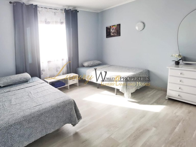 Apartment for Sale in Playa Paraiso, Tenerife, España 9