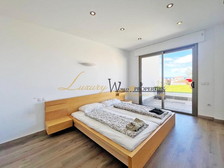 Villa for Sale in Playa De La Arena, Tenerife, España 16