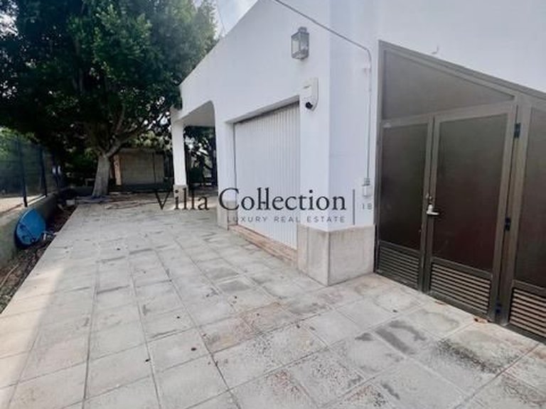 Villa for Sale in San Jorge De Ses Salines, Balearic Islands 4