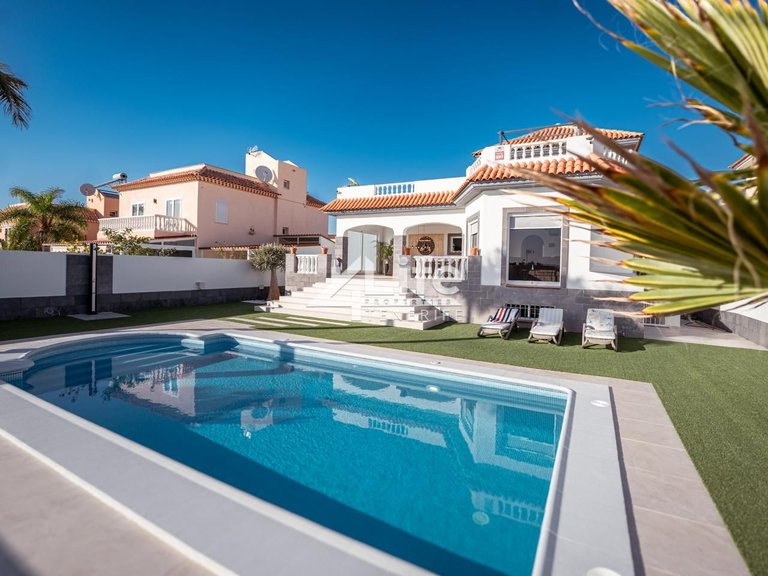 Villa for Sale in Costa Adeje, Tenerife 1