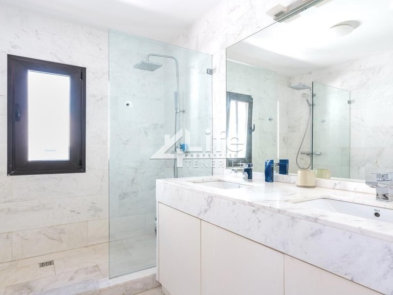 Villa for Sale in Costa Adeje, Adeje 15