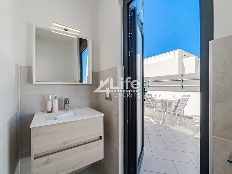 Villa for Sale in Costa Adeje, Adeje 15