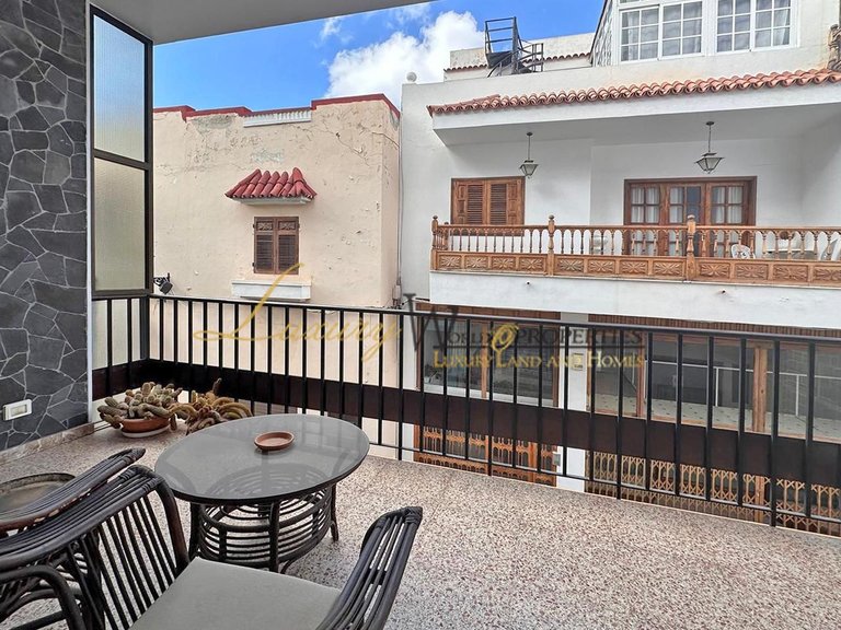 Villa for Sale in Guia De Isora, Tenerife, España 9
