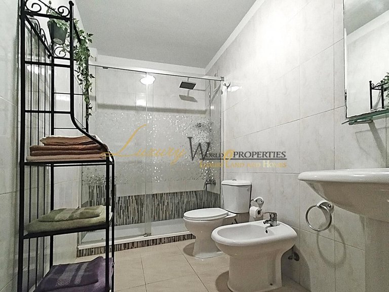 Apartment for Sale in Playa Paraiso, Tenerife, España 14