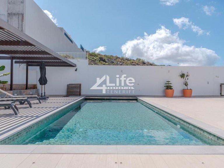 Villa for Sale in Costa Adeje, Adeje 4