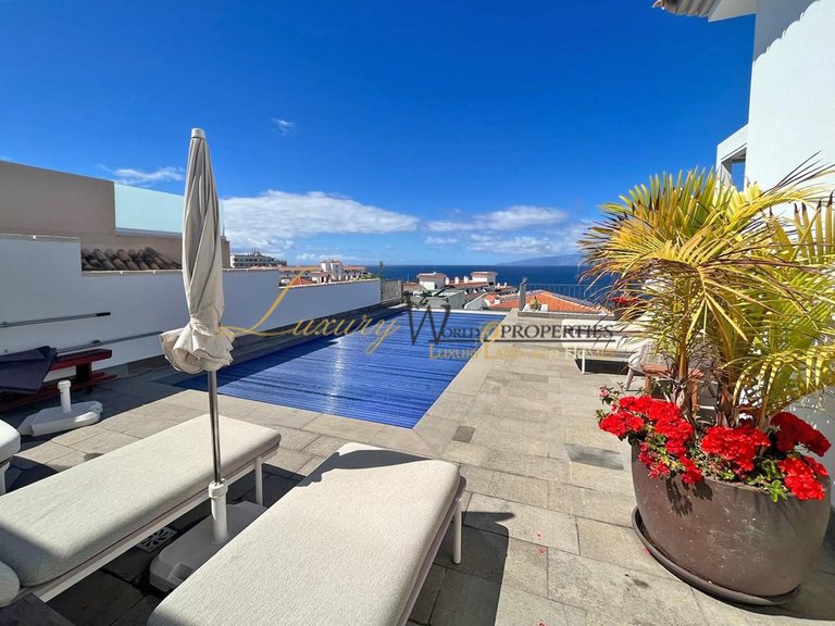 Villa for Sale in Playa De La Arena, Tenerife, España 2