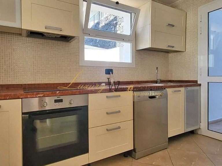 Villa for Sale in Costa Adeje, Tenerife, España 9