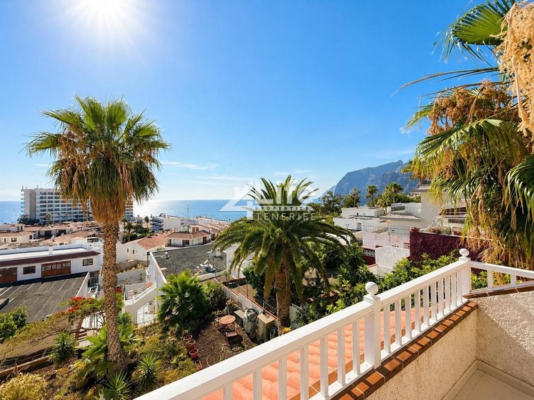 Apartment for Sale in Acantilados De Los Gigantes, Tenerife 3