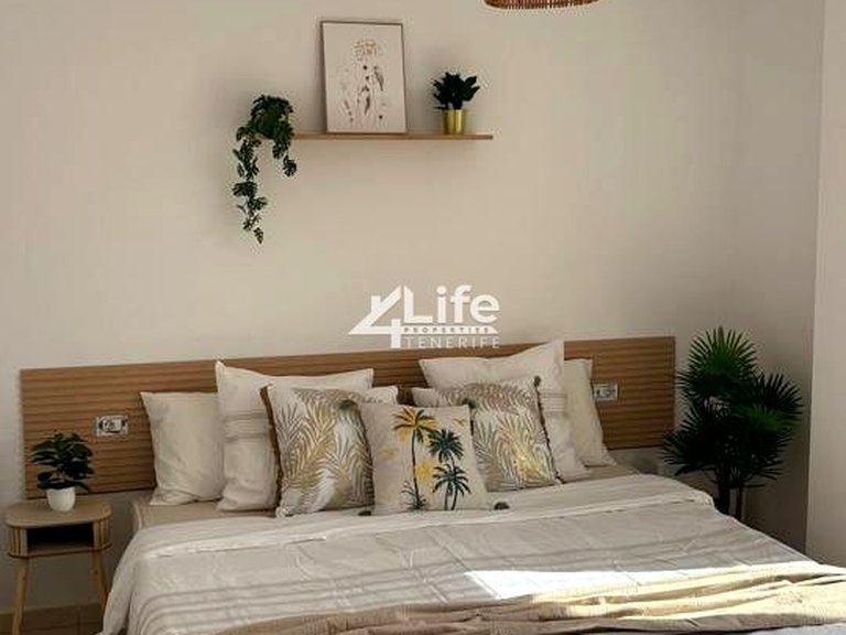 Apartment for Sale in Los Abrigos, Tenerife 11