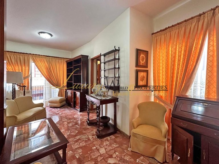 Villa for Sale in Guia De Isora, Tenerife, España 6