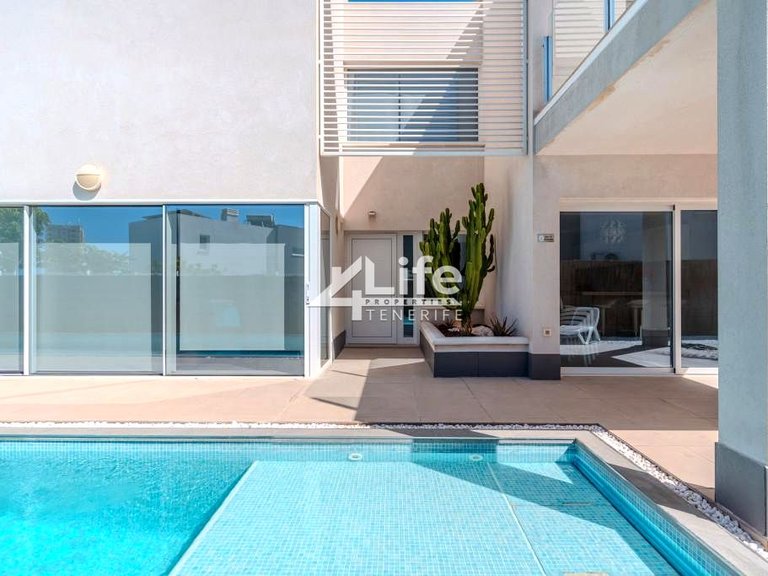 Villa for Sale in Playa Paraiso, Adeje 3