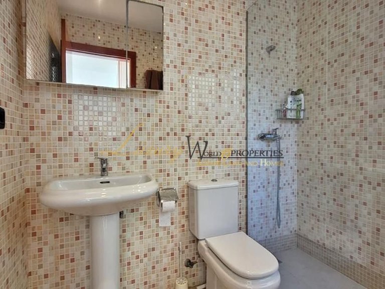 Villa for Sale in Costa Adeje, Tenerife, España 31