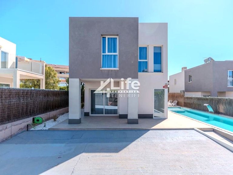 Villa for Sale in Playa Paraiso, Adeje 1