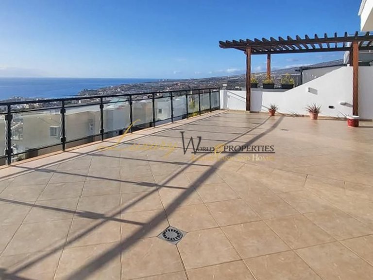 Villa for Sale in Costa Adeje, Tenerife, España 25