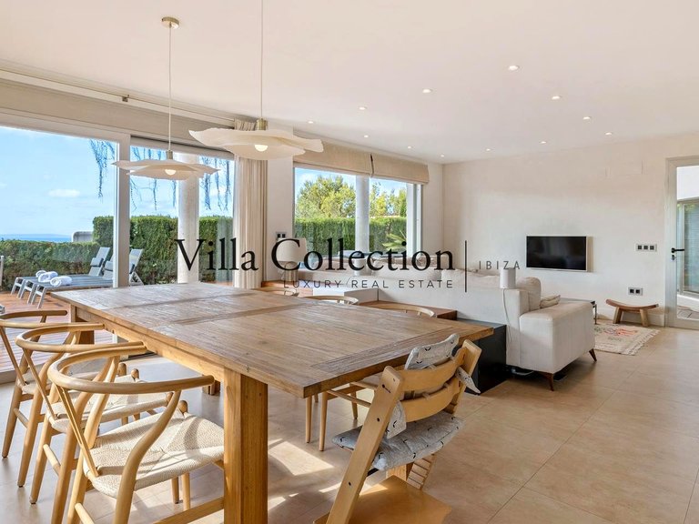 Villa for Weekly Rent in Cap Martinet, Balearic Islands 9