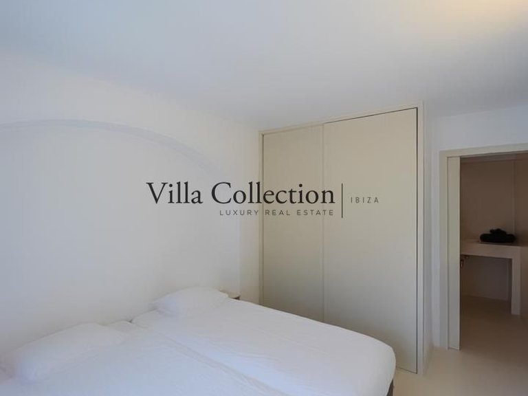 Villa for Sale in Santa Eulalia Del Rio, Balearic Islands 32