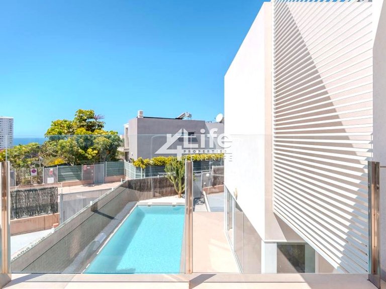 Villa for Sale in Playa Paraiso, Adeje 31