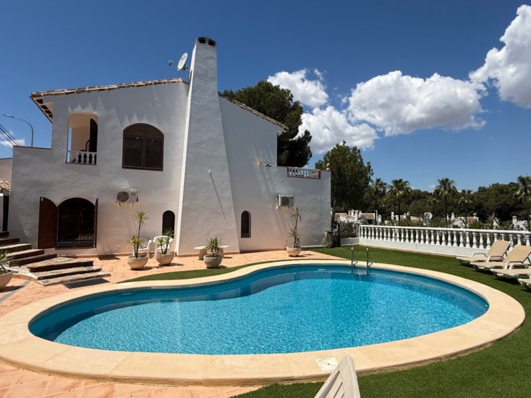 Villa for Sale in Inland Orihuela, Alicante 44