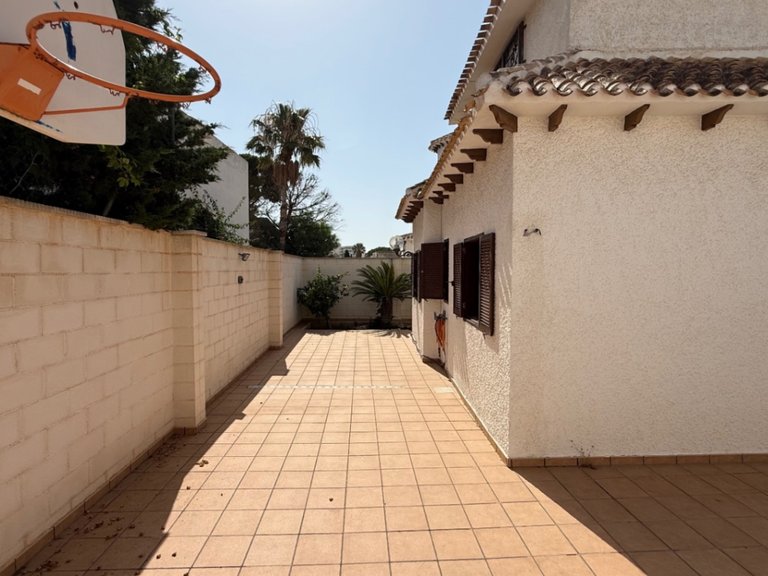Villa for Sale in Inland Orihuela, Alicante 25