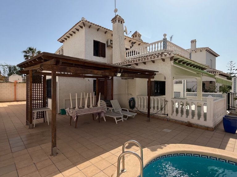 Villa for Sale in Inland Orihuela, Alicante 1