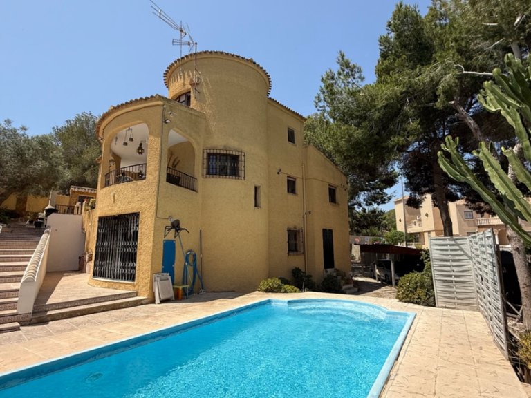 Villa for Sale in Inland Orihuela, Alicante 2