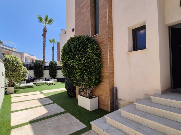 Villa for Sale in Costa Blanca Torrevieja, Alicante 3