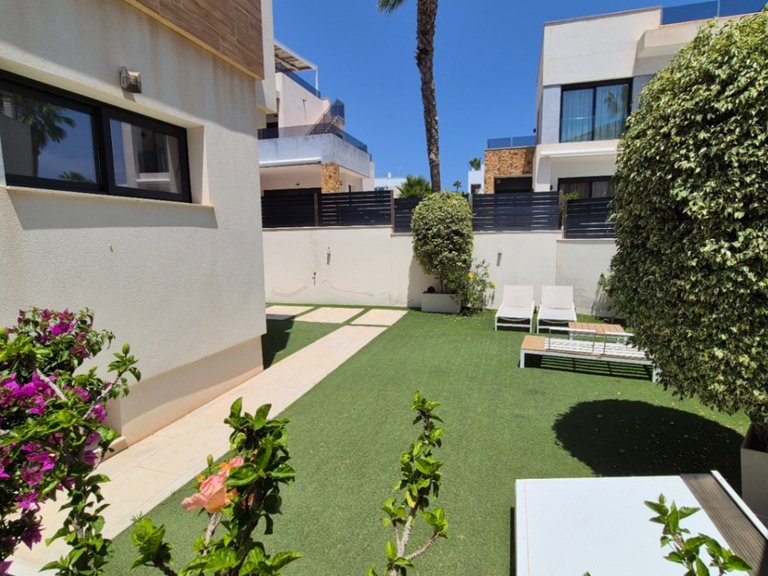 Villa for Sale in Costa Blanca Torrevieja, Alicante 7