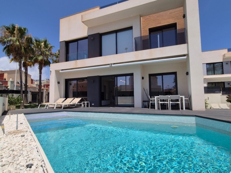 Villa for Sale in Costa Blanca Torrevieja, Alicante 8