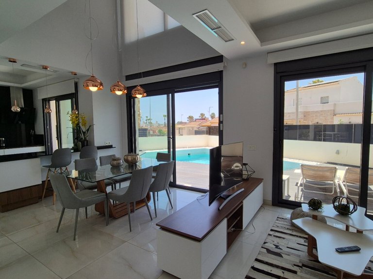 Villa for Sale in Costa Blanca Torrevieja, Alicante 14