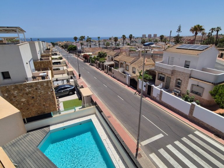 Villa for Sale in Costa Blanca Torrevieja, Alicante 42