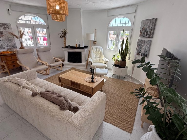 Villa for Sale in Costa Blanca Torrevieja, Alicante 7